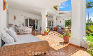 Villa de luxe espagnole intemporelle avec grand jardin et piscine à vendre dans les collines de Marbella - Benahavís 799393 