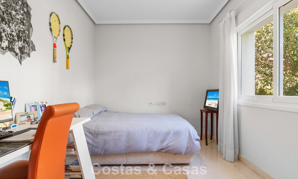 Villa de luxe espagnole intemporelle avec grand jardin et piscine à vendre dans les collines de Marbella - Benahavís 799402