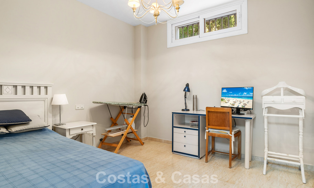 Villa de luxe espagnole intemporelle avec grand jardin et piscine à vendre dans les collines de Marbella - Benahavís 799406