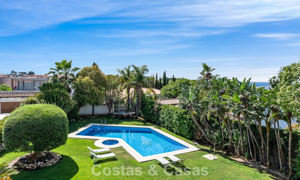 Villa de luxe espagnole intemporelle avec grand jardin et piscine à vendre dans les collines de Marbella - Benahavís 799414