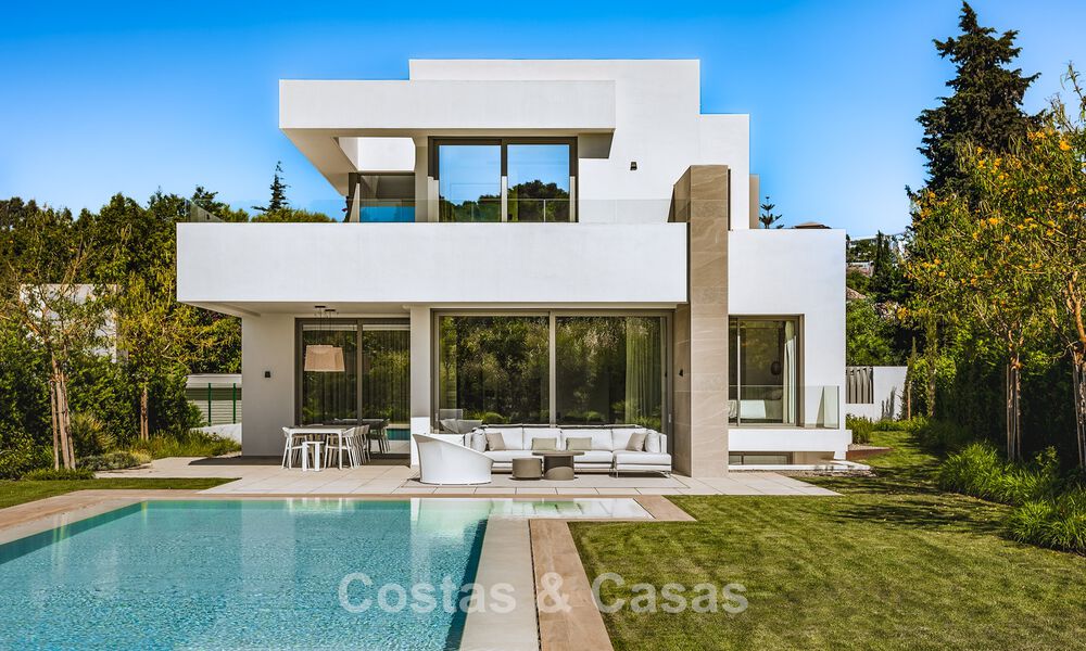Élégante villa contemporaine à vendre sur la new golden mile entre Marbella et Estepona 799477