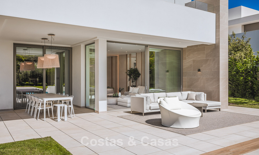 Élégante villa contemporaine à vendre sur la new golden mile entre Marbella et Estepona 799479