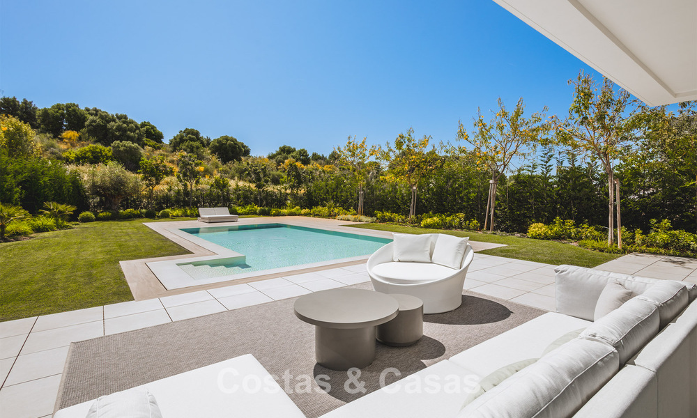 Élégante villa contemporaine à vendre sur la new golden mile entre Marbella et Estepona 799480