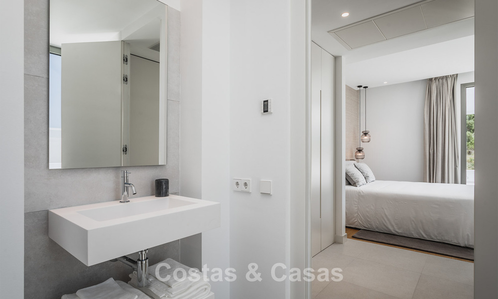 Élégante villa contemporaine à vendre sur la new golden mile entre Marbella et Estepona 799489