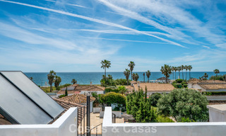 Villa méditerranéenne modernisée et prête à emménager à vendre à quelques mètres de la plage entre Marbella et Estepona 799611 