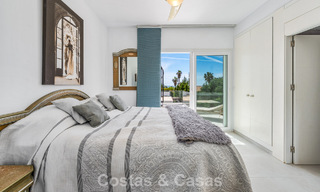 Villa méditerranéenne modernisée et prête à emménager à vendre à quelques mètres de la plage entre Marbella et Estepona 799612 