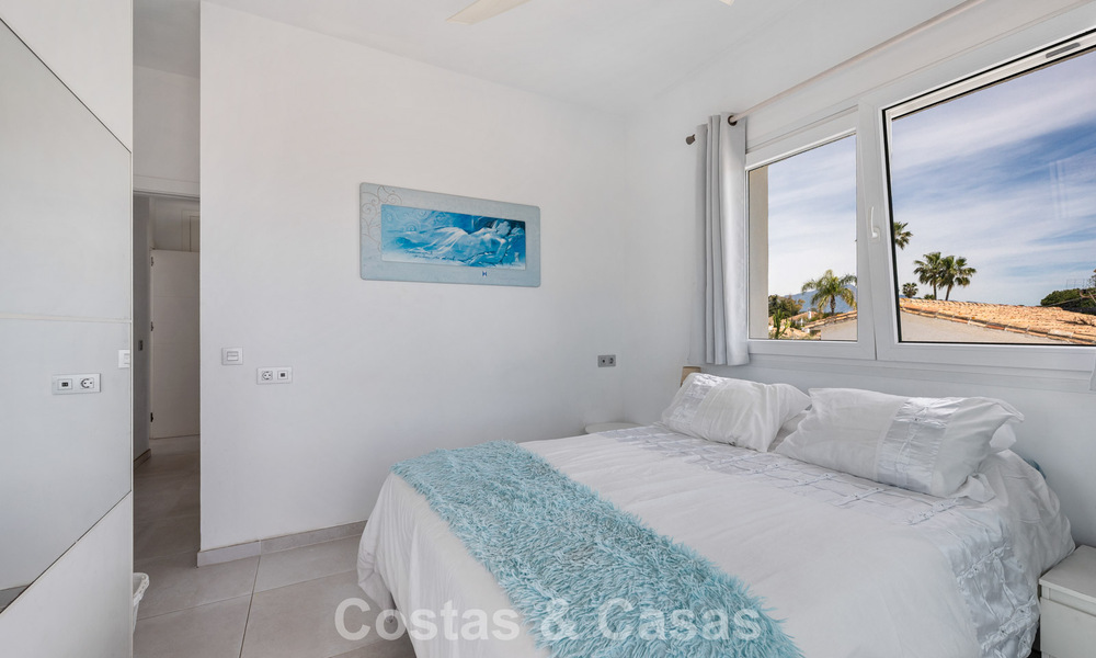Villa méditerranéenne modernisée et prête à emménager à vendre à quelques mètres de la plage entre Marbella et Estepona 799617