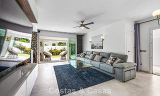 Villa méditerranéenne modernisée et prête à emménager à vendre à quelques mètres de la plage entre Marbella et Estepona 799622 