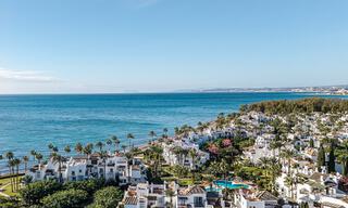 Appartement en première ligne de plage rénové avec vue mer directe à vendre sur la New Golden Mile, Estepona Est 799557 