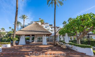 Appartement en première ligne de plage rénové avec vue mer directe à vendre sur la New Golden Mile, Estepona Est 799558 