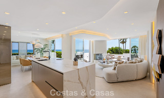 Appartement en première ligne de plage rénové avec vue mer directe à vendre sur la New Golden Mile, Estepona Est 799565 