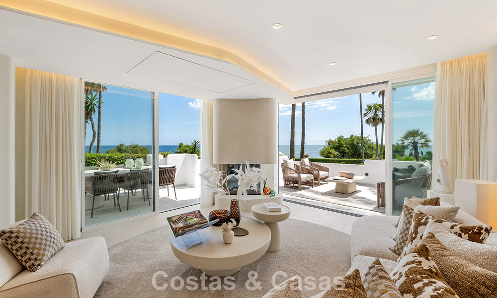 Appartement en première ligne de plage rénové avec vue mer directe à vendre sur la New Golden Mile, Estepona Est 799568