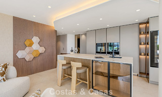 Appartement en première ligne de plage rénové avec vue mer directe à vendre sur la New Golden Mile, Estepona Est 799569 
