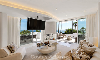 Appartement en première ligne de plage rénové avec vue mer directe à vendre sur la New Golden Mile, Estepona Est 799572 