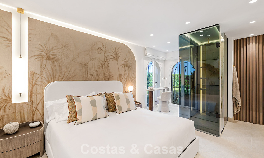 Appartement en première ligne de plage rénové avec vue mer directe à vendre sur la New Golden Mile, Estepona Est 799573