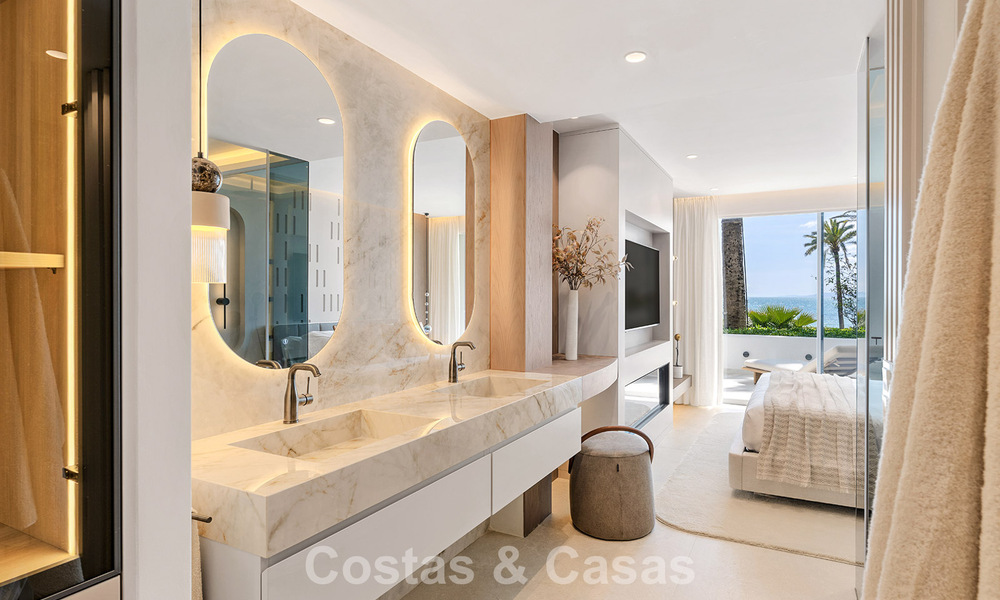 Appartement en première ligne de plage rénové avec vue mer directe à vendre sur la New Golden Mile, Estepona Est 799575