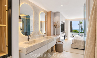Appartement en première ligne de plage rénové avec vue mer directe à vendre sur la New Golden Mile, Estepona Est 799575 