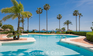 Appartement en première ligne de plage rénové avec vue mer directe à vendre sur la New Golden Mile, Estepona Est 799579 