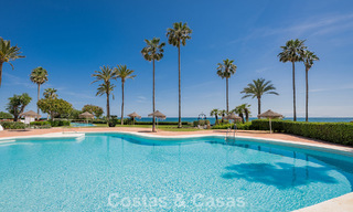 Appartement en première ligne de plage rénové avec vue mer directe à vendre sur la New Golden Mile, Estepona Est 799580 