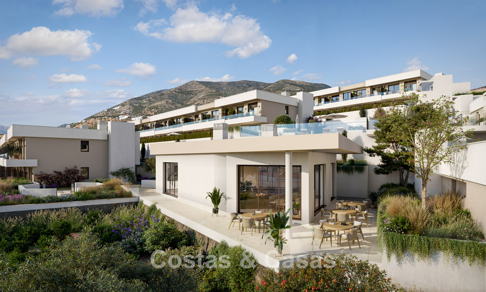 Maisons neuves avec vue sur la mer et les montagnes à vendre dans un complexe de style resort à Fuengirola, Costa del Sol 799594