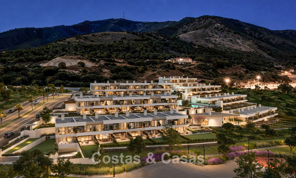 Maisons neuves avec vue sur la mer et les montagnes à vendre dans un complexe de style resort à Fuengirola, Costa del Sol 799599