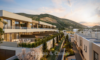 Maisons neuves avec vue sur la mer et les montagnes à vendre dans un complexe de style resort à Fuengirola, Costa del Sol 799600 
