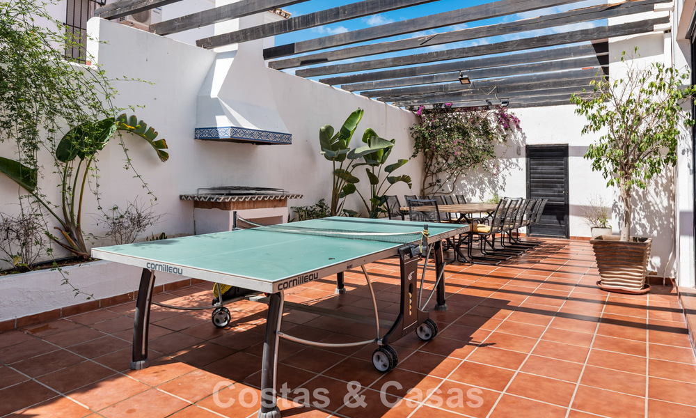 Villa à vendre à Nueva Andalucía, Marbella, à distance de marche de la plage, près de Puerto Banús 799632