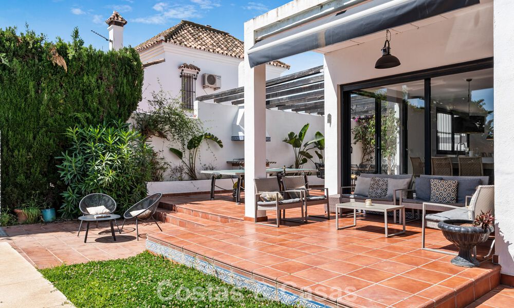 Villa à vendre à Nueva Andalucía, Marbella, à distance de marche de la plage, près de Puerto Banús 799634