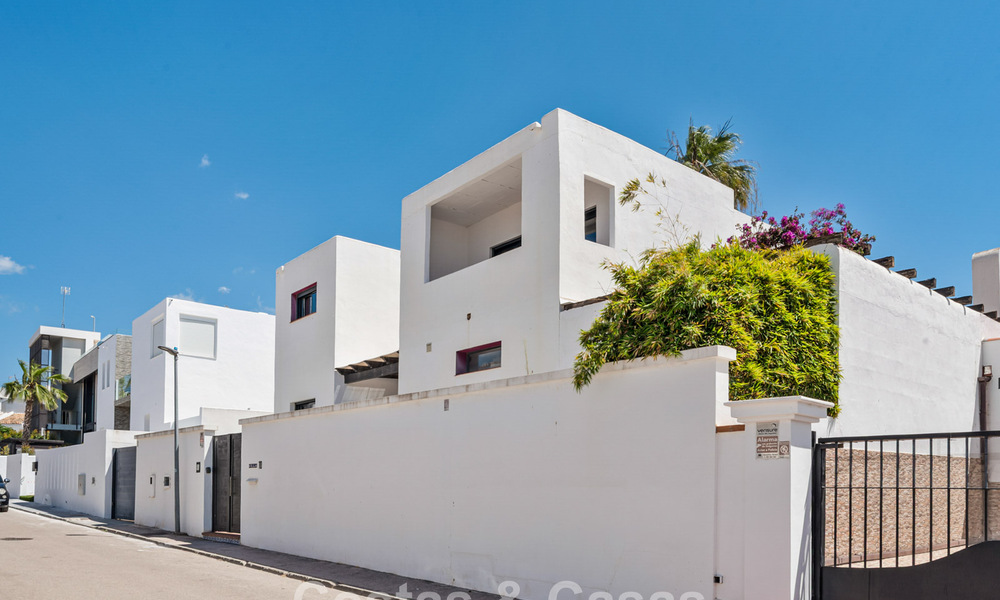 Villa à vendre à Nueva Andalucía, Marbella, à distance de marche de la plage, près de Puerto Banús 799637