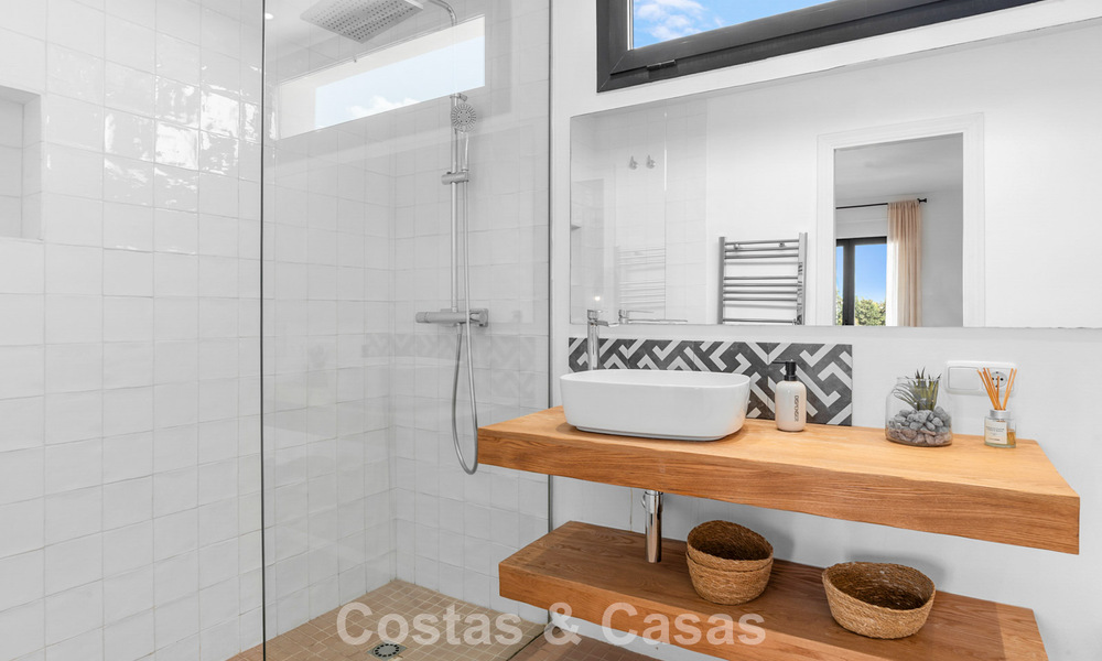 Villa à vendre à Nueva Andalucía, Marbella, à distance de marche de la plage, près de Puerto Banús 799645