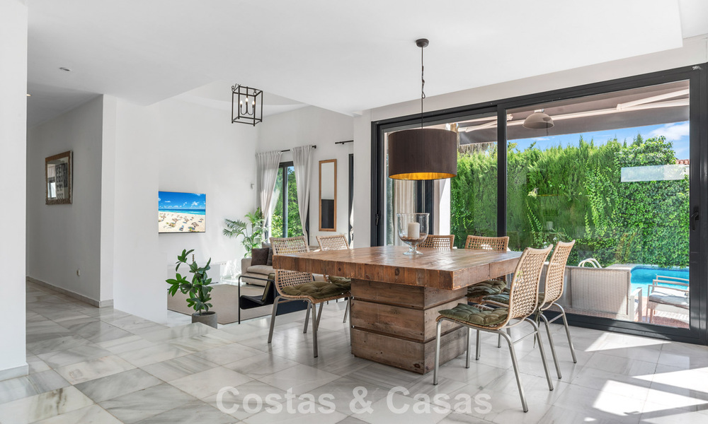 Villa à vendre à Nueva Andalucía, Marbella, à distance de marche de la plage, près de Puerto Banús 799652