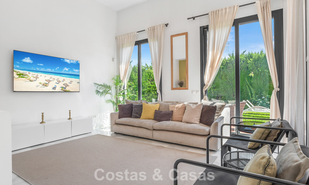 Villa à vendre à Nueva Andalucía, Marbella, à distance de marche de la plage, près de Puerto Banús 799656