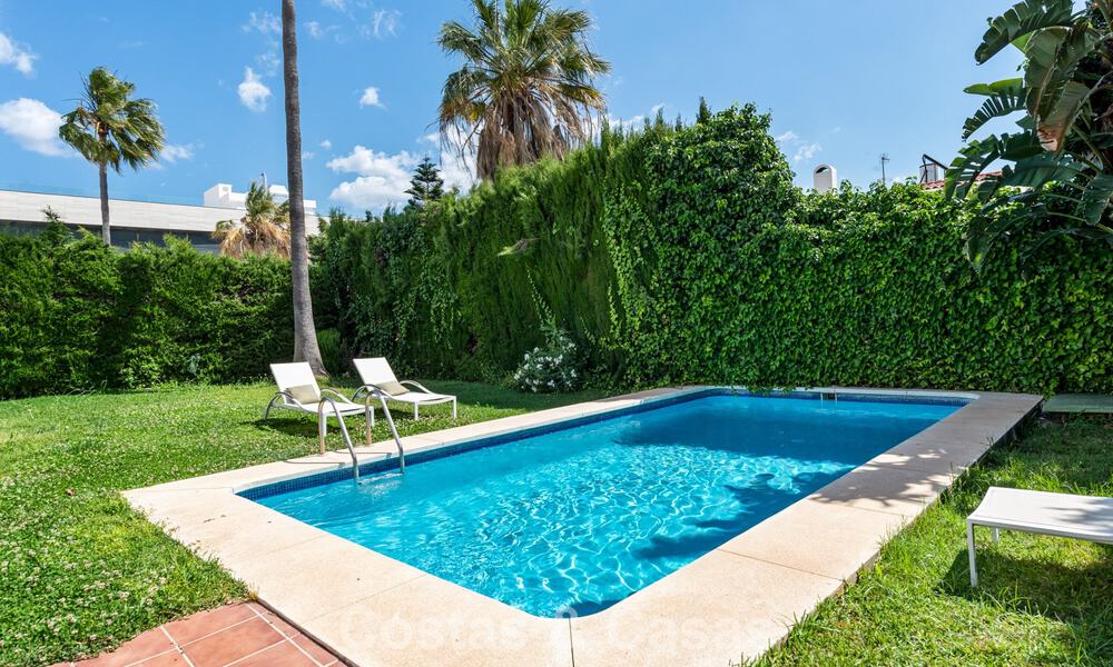 Villa à vendre à Nueva Andalucía, Marbella, à distance de marche de la plage, près de Puerto Banús 799672