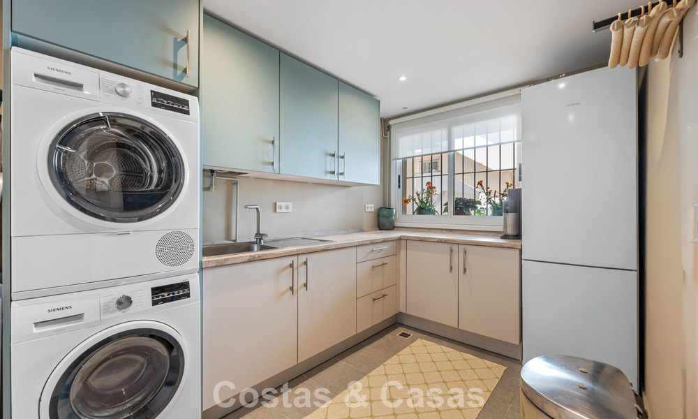 Appartement rénové en première ligne de golf à vendre à proximité des commodités à Guadalmina Alta et San Pedro, Marbella 799685
