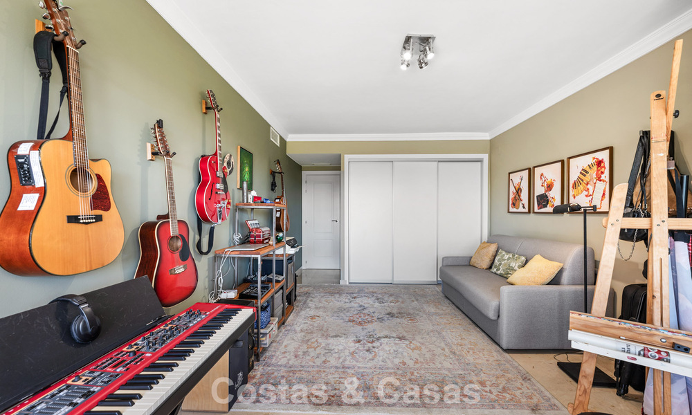 Appartement rénové en première ligne de golf à vendre à proximité des commodités à Guadalmina Alta et San Pedro, Marbella 799696
