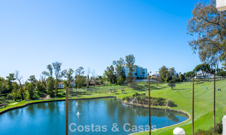 Appartement rénové en première ligne de golf à vendre à proximité des commodités à Guadalmina Alta et San Pedro, Marbella 799703 