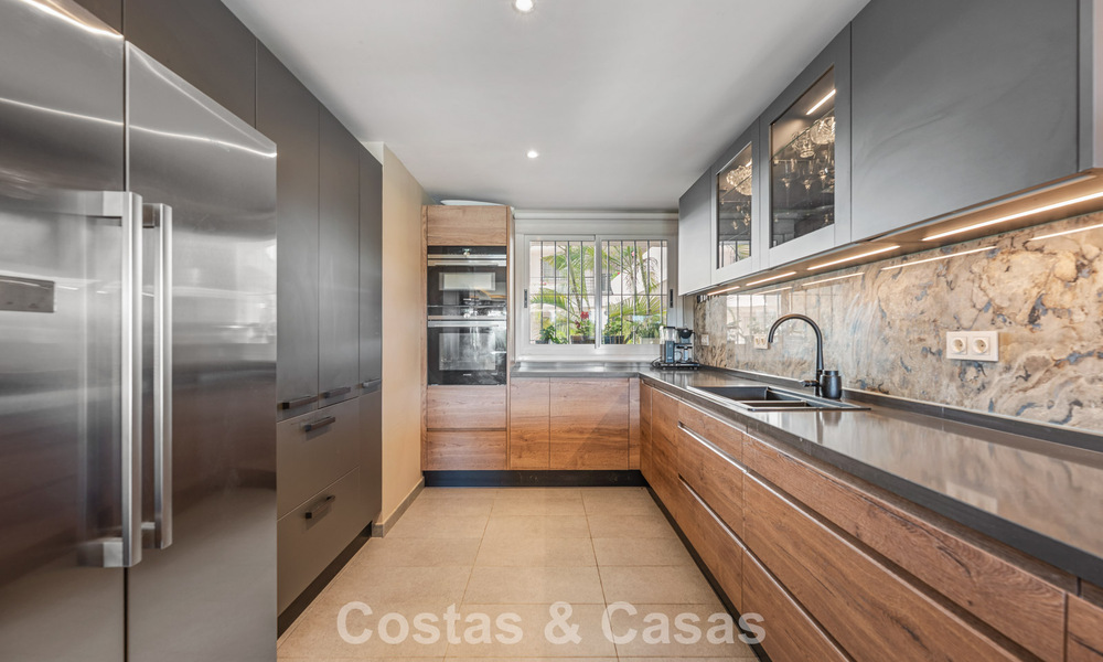 Appartement rénové en première ligne de golf à vendre à proximité des commodités à Guadalmina Alta et San Pedro, Marbella 799707