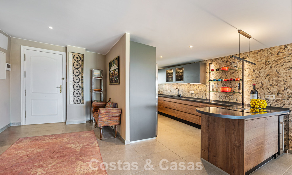 Appartement rénové en première ligne de golf à vendre à proximité des commodités à Guadalmina Alta et San Pedro, Marbella 799709