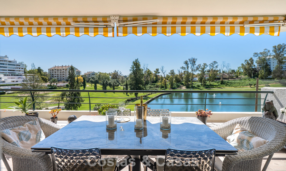 Appartement rénové en première ligne de golf à vendre à proximité des commodités à Guadalmina Alta et San Pedro, Marbella 799717