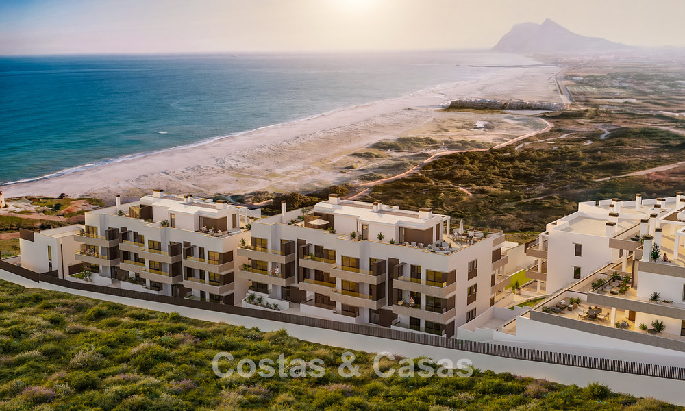 Lancement! Appartements en première ligne de plage et maisons mitoyennes avec vue mer à vendre près de Sotogrande, Costa del Sol 799732