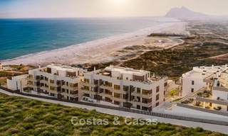 Lancement! Appartements en première ligne de plage et maisons mitoyennes avec vue mer à vendre près de Sotogrande, Costa del Sol 799732 
