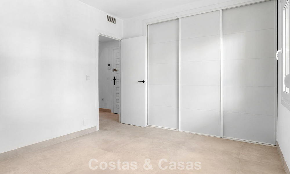 Élégant appartement en rez-de-chaussée avec vue sur la mer à Nueva Andalucía, à distance de marche de Puerto Banús, Marbella 799762