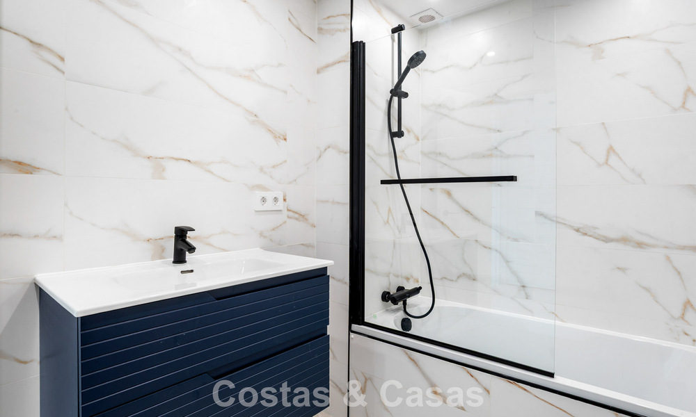 Élégant appartement en rez-de-chaussée avec vue sur la mer à Nueva Andalucía, à distance de marche de Puerto Banús, Marbella 799763