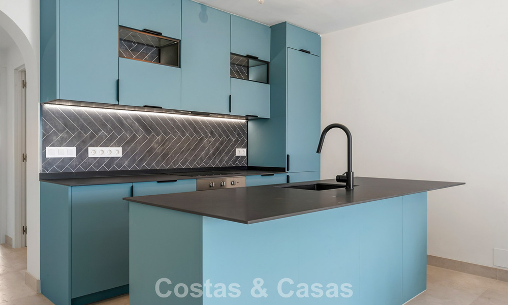 Élégant appartement en rez-de-chaussée avec vue sur la mer à Nueva Andalucía, à distance de marche de Puerto Banús, Marbella 799777