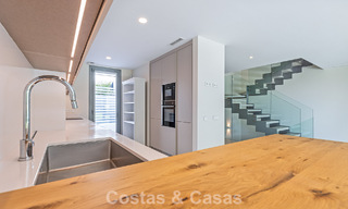 Maison mitoyenne moderne à vendre à proximité des commodités de guadalmina et du centre de San Pedro, Marbella 799888 