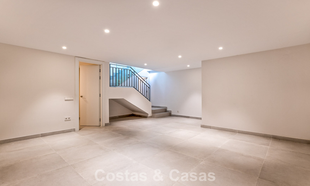 Maison mitoyenne moderne à vendre à proximité des commodités de guadalmina et du centre de San Pedro, Marbella 799891