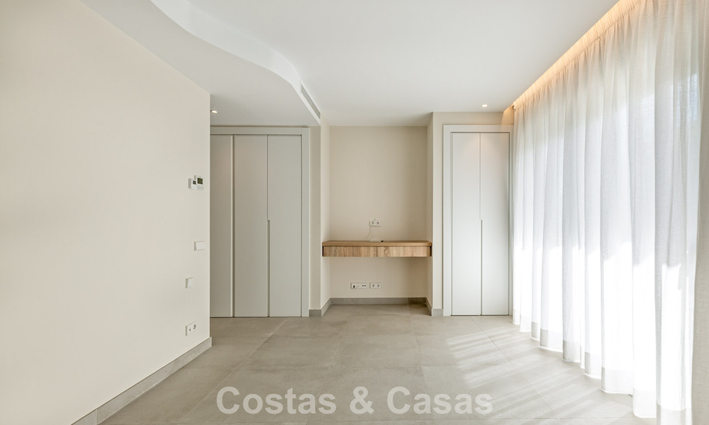 Maison mitoyenne moderne à vendre à proximité des commodités de guadalmina et du centre de San Pedro, Marbella 799896