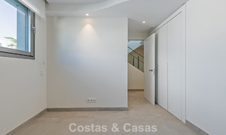 Maison mitoyenne moderne à vendre à proximité des commodités de guadalmina et du centre de San Pedro, Marbella 799900 