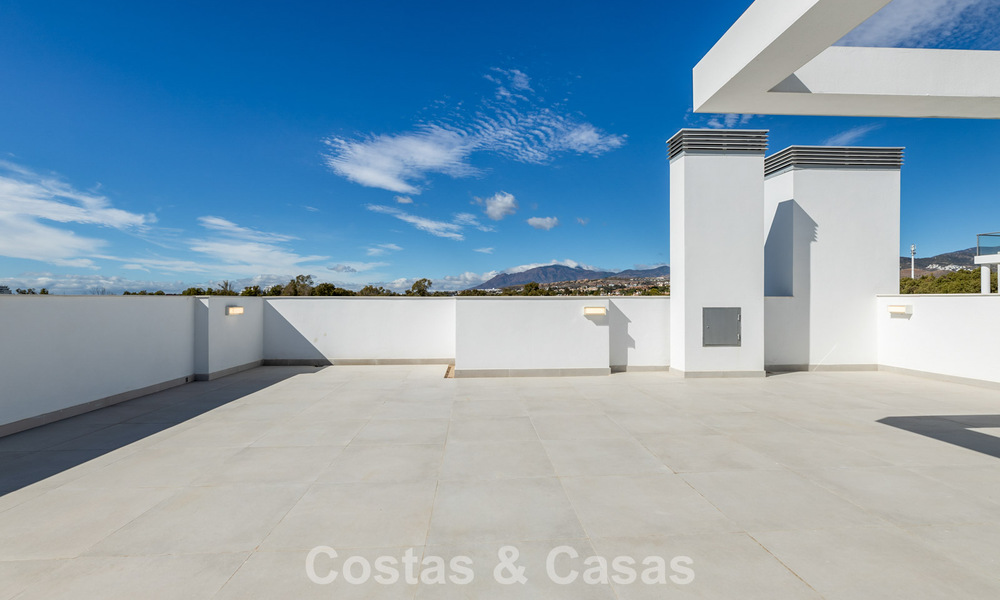 Maison mitoyenne moderne à vendre à proximité des commodités de guadalmina et du centre de San Pedro, Marbella 799901
