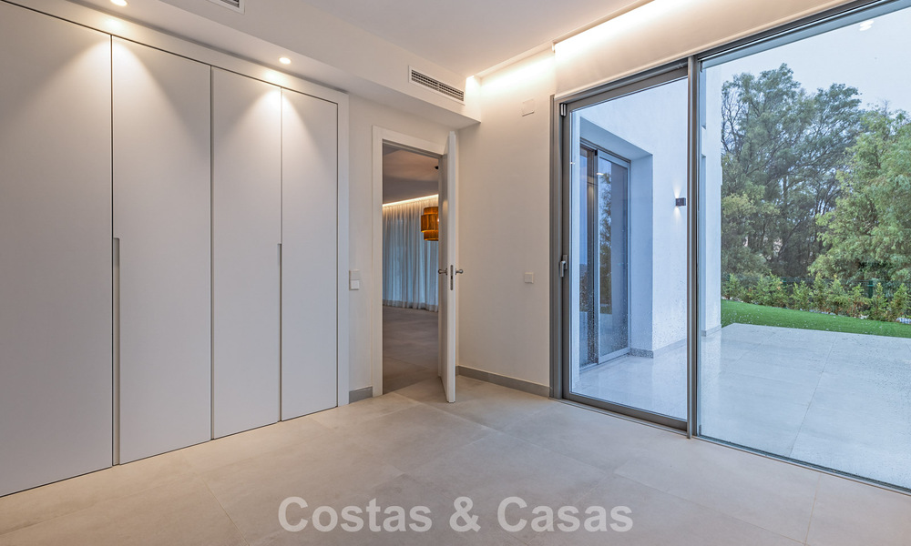 Maison mitoyenne moderne à vendre à proximité des commodités de guadalmina et du centre de San Pedro, Marbella 799906